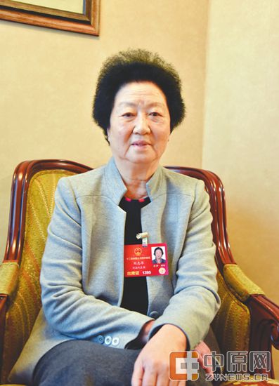 　　全国人大代表，新乡县小冀镇京华社区党委书记、社区主任 刘志华