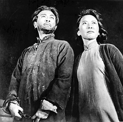 最怀旧：《烈火中永生》 为红岩精神系列的经典影片，曾在渣滓洞、白公馆、化龙桥等地取景。