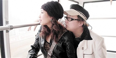 最有趣：《疯狂的石头》 2006年上映的《疯狂的石头》，主要取景地有长江索道、轨道2号线、渝中区小什字-罗汉寺-道门口一带等。图为长江索道戏份。