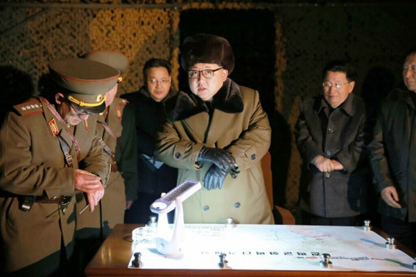 金正恩观看弹道火箭发射训练 要求强化陆海空