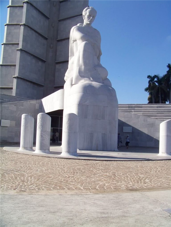 据了解，在奥巴马访古期间，还将特别来到何塞·马蒂雕像前，向雕像献花，表示敬意。