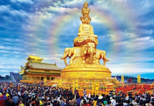 2006年6月18日，峨眉山金顶十方普贤开光庆典