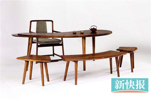 ■“有余”茶桌以传统“鱼”、“水”为灵感