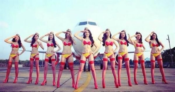 因空姐穿比基尼热舞而出名的越捷航空。