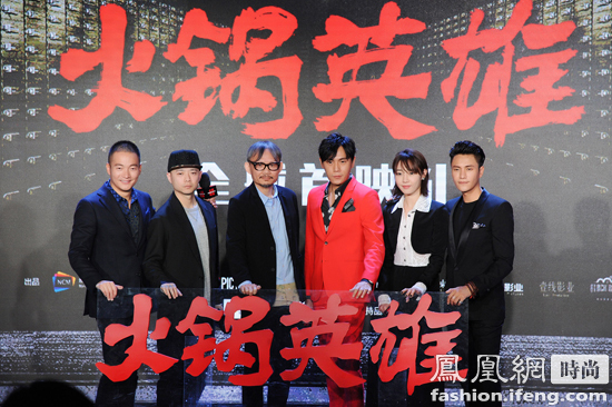 白月食亮相CHANEL高级手工坊系列身着《火百合宝宝谱每日五个图片