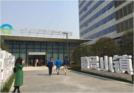 跨贸小镇的整洁街区。（人民网 张晓赫摄）