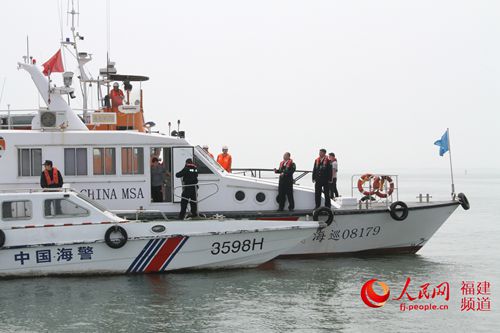一采砂船在厦门同安海域沉没 2名川籍船员落水
