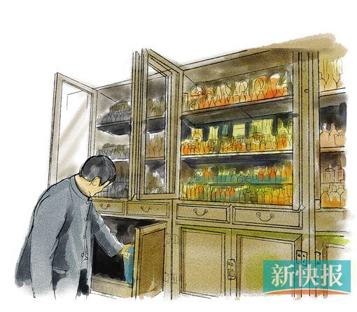 ●朱述贤是小酒版的拥趸,从2008年到现在,近八年来收藏了近3000瓶、涉及酒类300多款的小酒版。