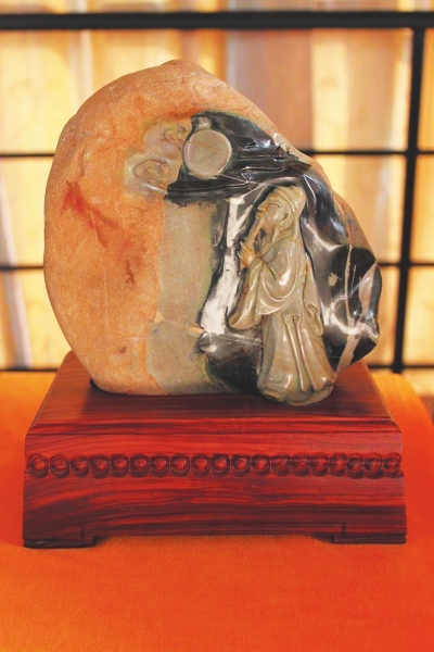 玉雕作品“李白望月”