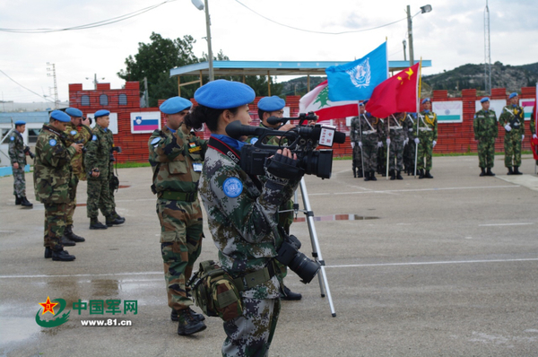 工作中的罗杨。