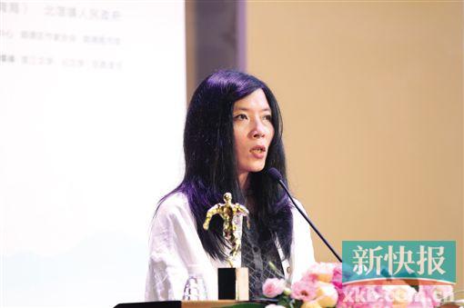 ■年度诗人宇向。(孙振飞/摄)