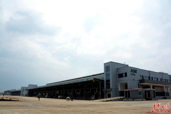 据了解,海吉星物流园一期工程共有6个标准交易大厅。记者 龙腾 摄