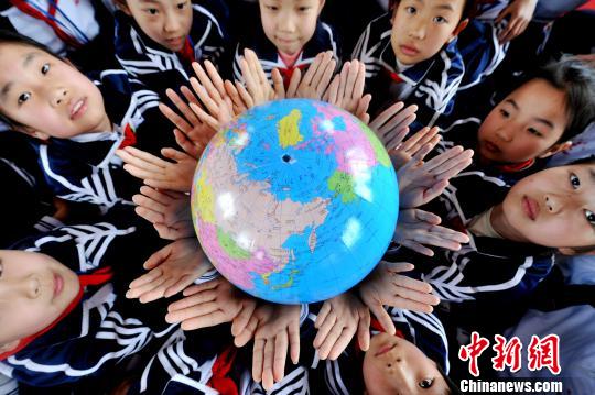 世界地球日 江西小学生创意认知地球|地球|同学