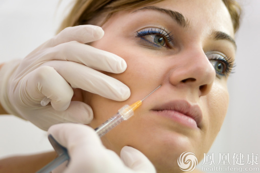 江苏21岁女孩花万元打 玻尿酸失明  涉案5人被抓