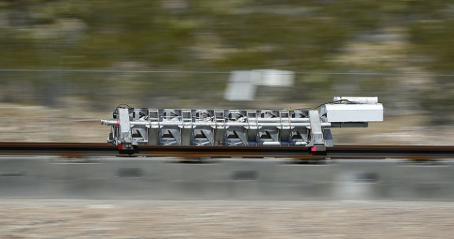 超级高铁技术首次公开试验