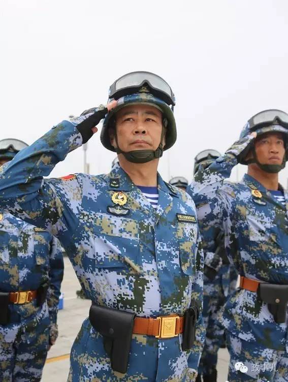 期间,刘庚群以海军北海舰队副司令员的身份担任海军反舰导弹方队领队