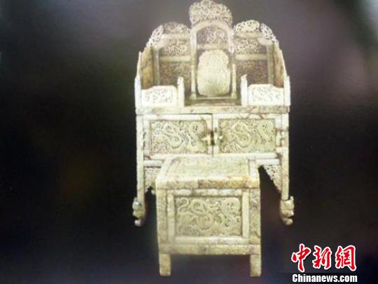 曾经在北京拍出2.2亿元天价的“汉代玉凳”