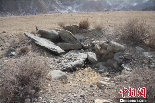 图为新疆和硕县即将进行抢救性考古发掘的老乃仁克墓地现场。
