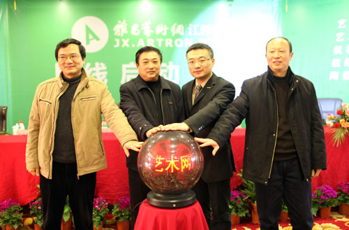 瓷博会办公室执委会主任余乐明,中国陶瓷设计艺术大师,景德镇陶瓷学院