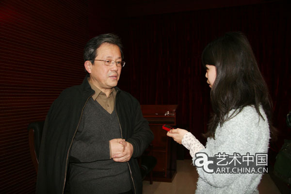 冯远接受记者采访