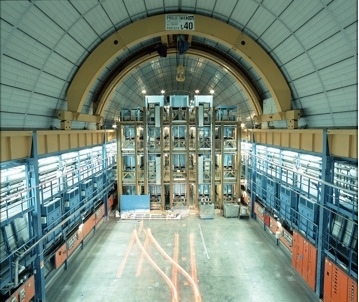 意大利GRAN SASSO 地下实验室　　（地下1700米，1987年建）
