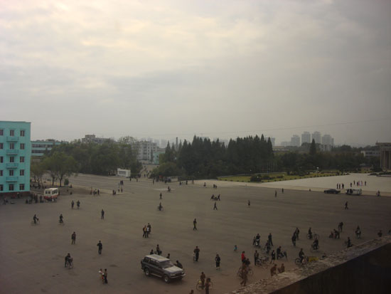 偷拍下的神秘朝鲜:他们究竟在做什么?_精品贴