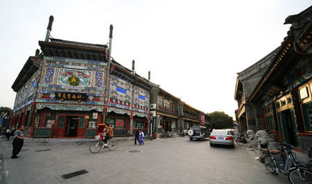 琉璃厂西起南北柳巷,东至延寿寺街,全长800米.