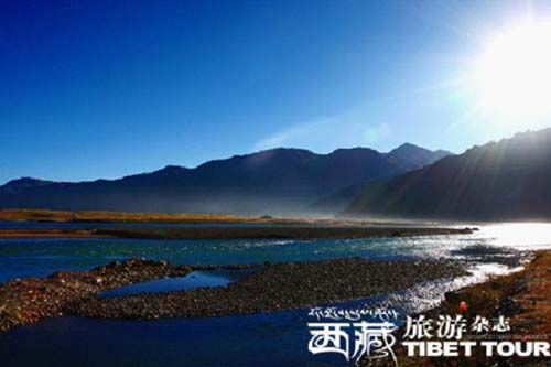 巴松错又名错高湖，是红教的一处著名神湖和圣地