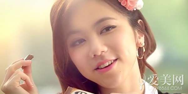 同拍一个广告 邓紫棋彻败郭采洁汤唯