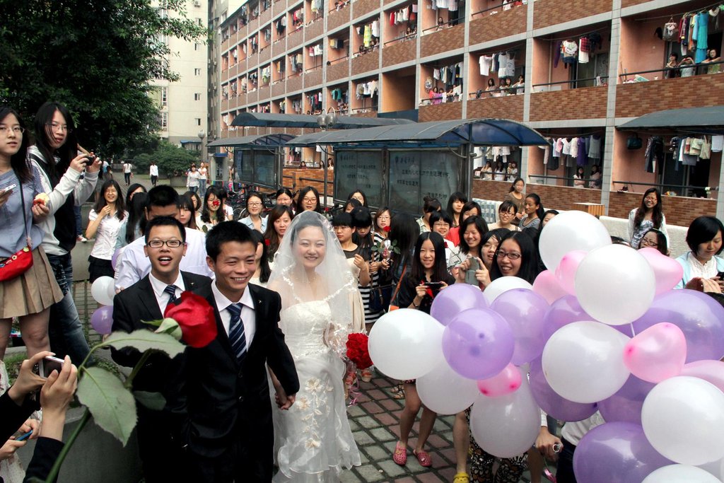在学校怎么人口普查_人口普查绘画怎么画(3)