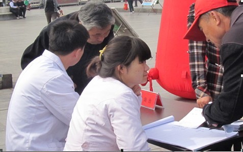 2012年全国肿瘤防治宣传周在山西医大二院开