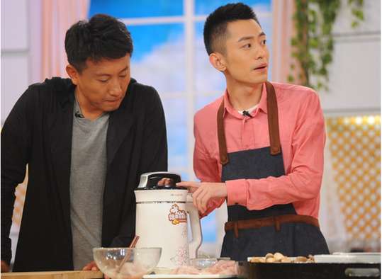 杏彩体育登录注册九阳健康食尚家 孝敬爸妈的营养豆浆餐