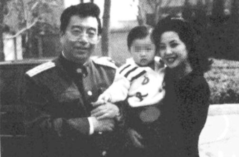 图说李双江的两次婚姻与两个儿子