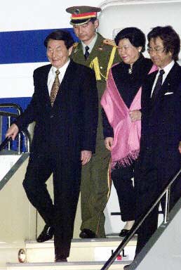 日本人挑衅问台湾人不想回归 朱镕基如何答?