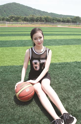 希望留住对学校的印象 “准空姐”毕业晒美照网上走红_江苏频道_凤凰网