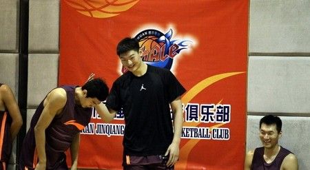 CBA体测强度投篮王哲林不达标 段江鹏24中2