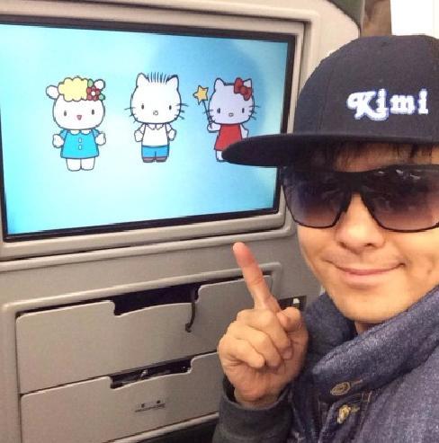 林志颖晒搭乘hello kitty飞机照 (图) 
