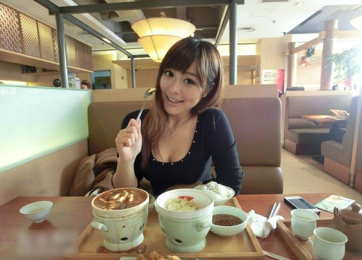 胸有大痣苏州<em>爆乳美女</em>玩家一夜<em>爆</em>红图_游戏