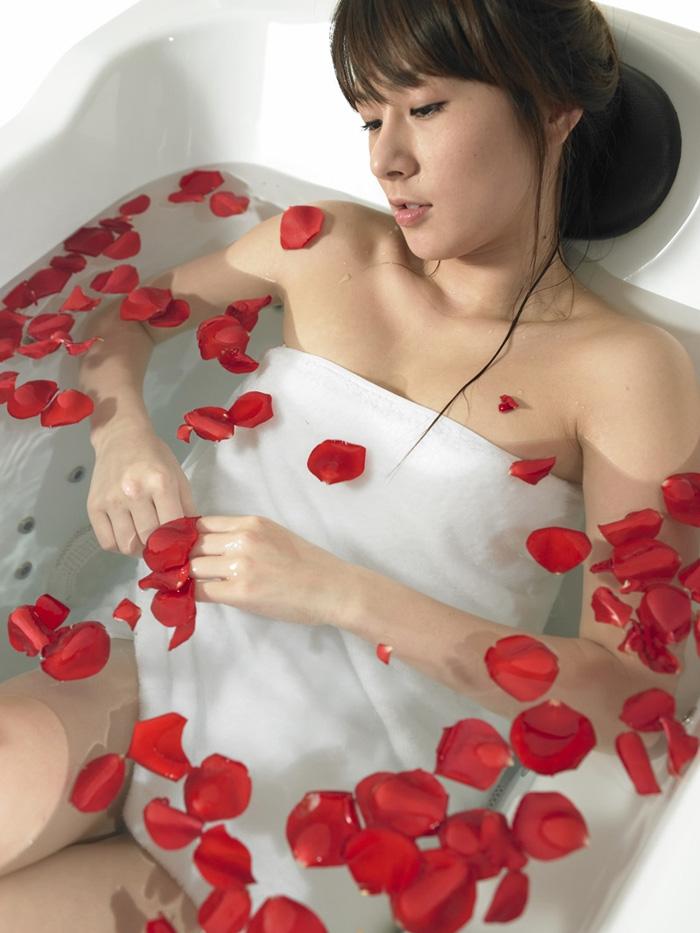 充满野性魅力!韩国性感女神蔡妍将出席WCG决