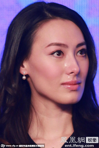 梁洛施离开豪门后亮相新作发布会