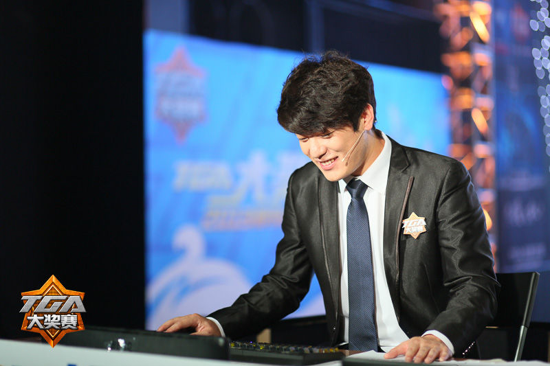 dnftga直播的主播装备,深渊票都是自己出钱么?