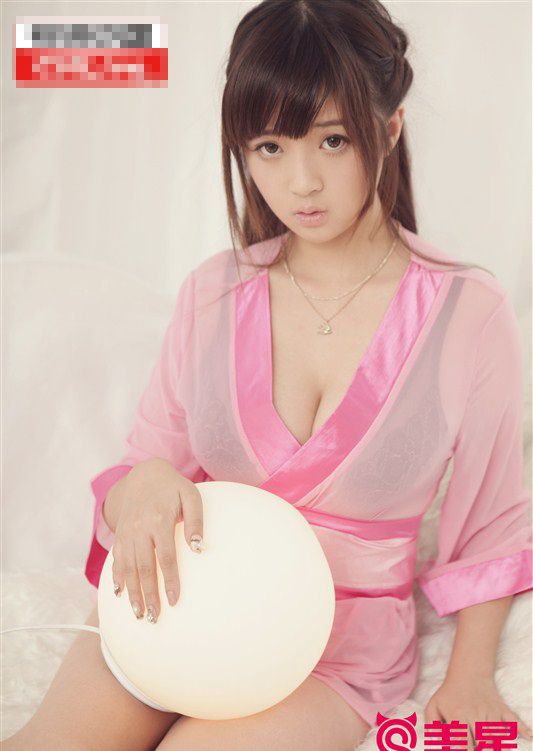 太胸悍了!混在游戏圈的<em>童颜</em>巨乳<em>美眉</em>苍井空