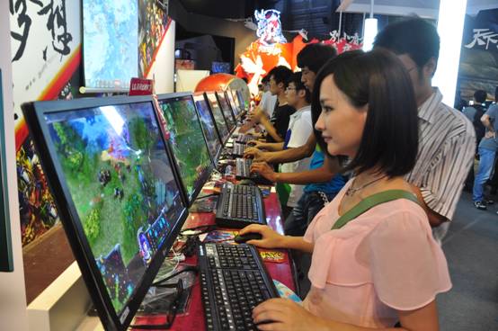 三国VS联盟 网易与腾讯上演英雄大对决_游戏