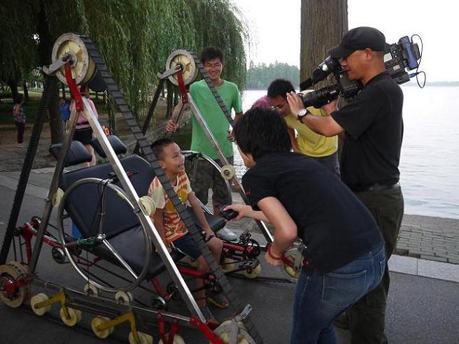 中央电视台科教频道我爱发明栏目组来我校录