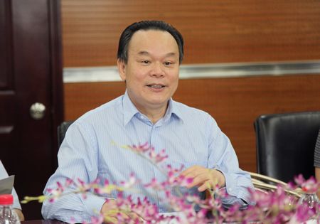 周其凤校长陪同中恒集团许淑清董事长一行赴药