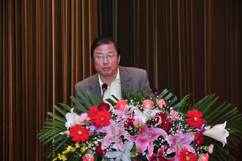 图片说明:上海电气印包集团总裁郑锦荣作主题