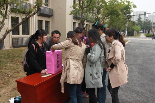 各单位为雅安地震灾区捐款捐物献爱心