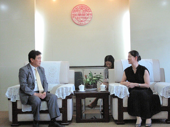 韩国济州道客人访问南开大学