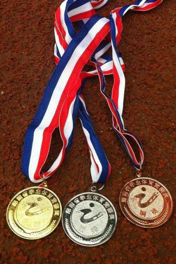 运动健儿在2013年湖南省大学生田径锦标赛中