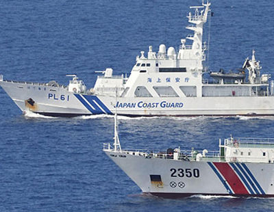 中国3艘海警船巡航钓鱼岛海域 双语警告日船